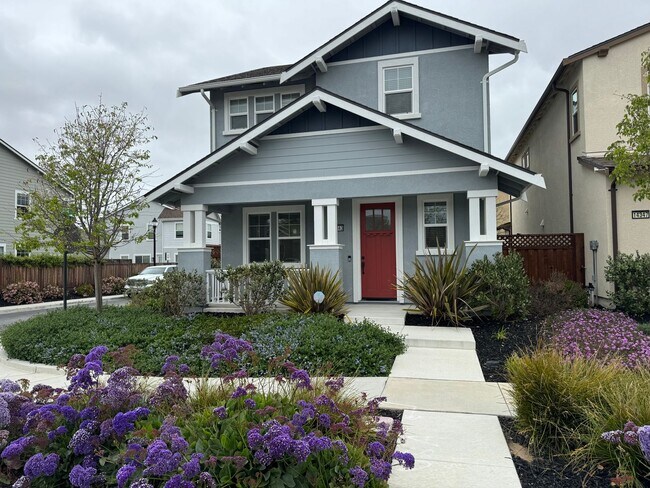Building Photo - Wonderful Two Story 3 Bedroom Home Located in East Garrison