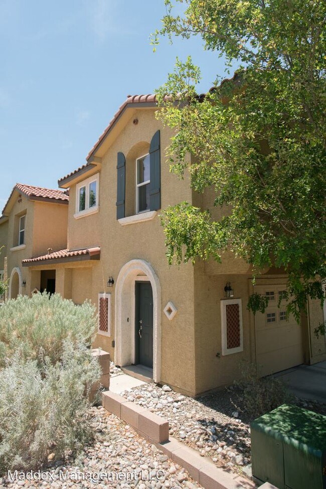 601 Menaul Blvd NE photo'