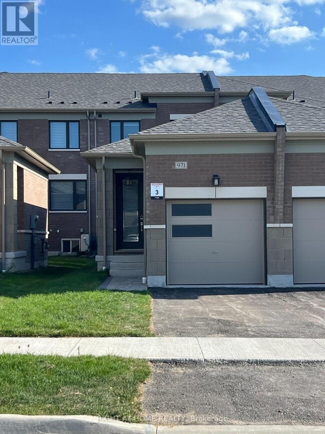 Building Photo - 971 Crowsnest Holw