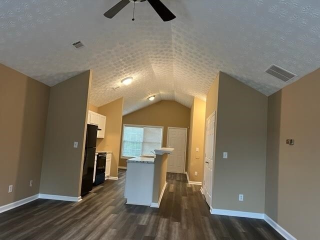 Foto del edificio - 5200 Alexander St