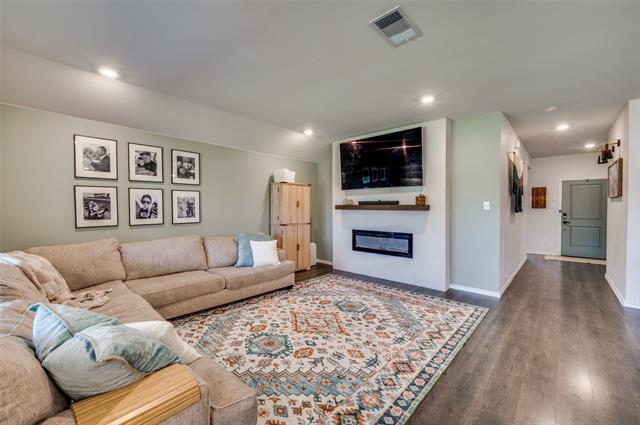 Foto del edificio - 13005 Enclave Pkwy