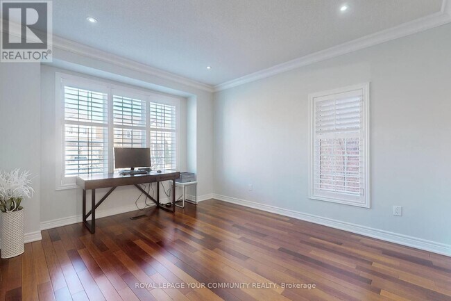 Building Photo - 128 Selwyn Rd