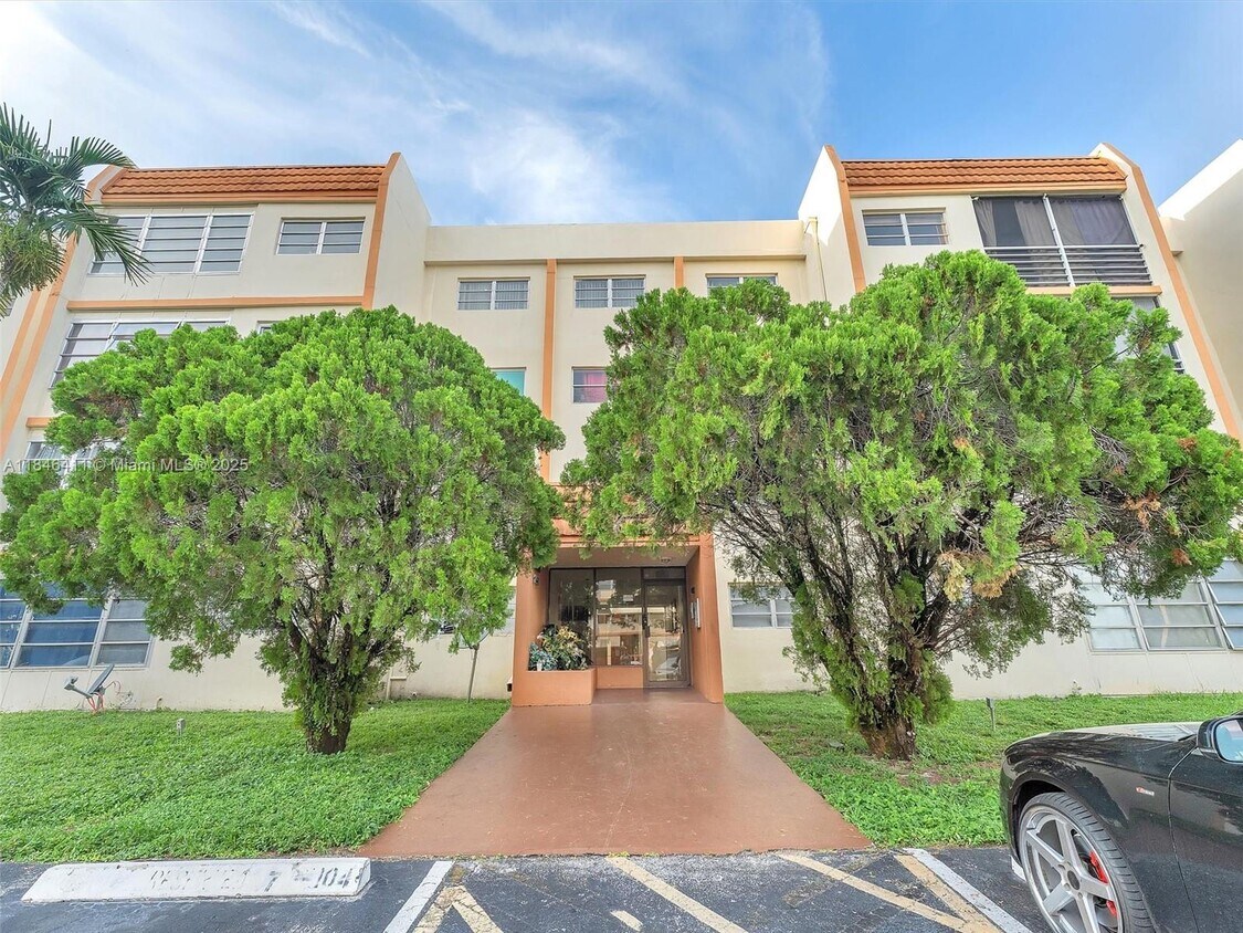 Primary Photo - 2551 NW 41st Ave