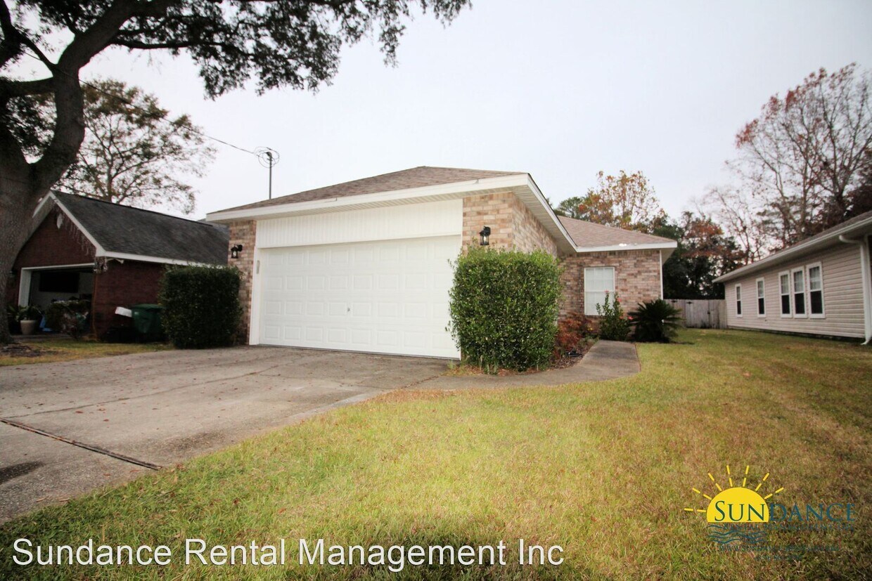 3 br, 2 bath House 75A 3rd Avenue House for Rent in Shalimar, FL