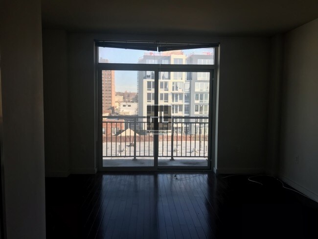 Foto del edificio - 1215 Broadway