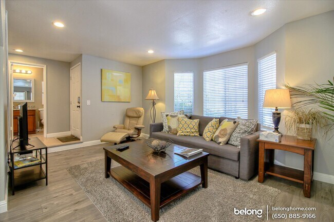 Foto del edificio - 1586 Myrick Ct