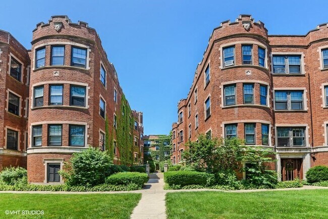 Foto del edificio - 2228-38 Sherman Ave. / 803-809 Noyes St.