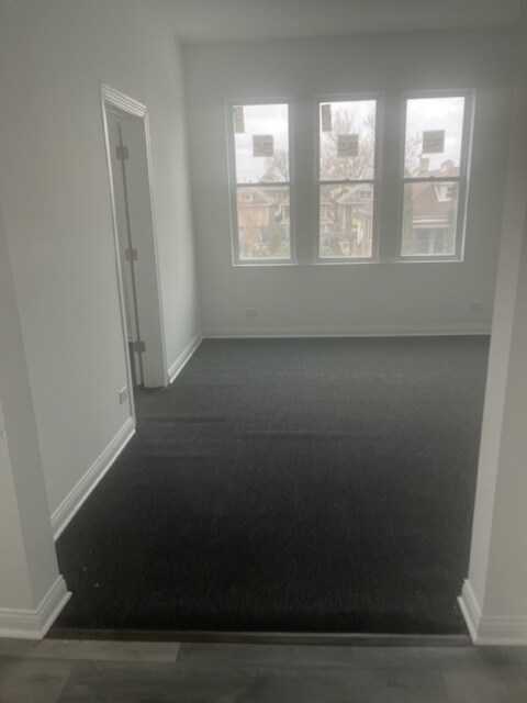Building Photo - 1500 W 71st St