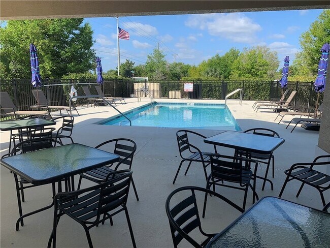 Foto del edificio - 1751 Willows Sq