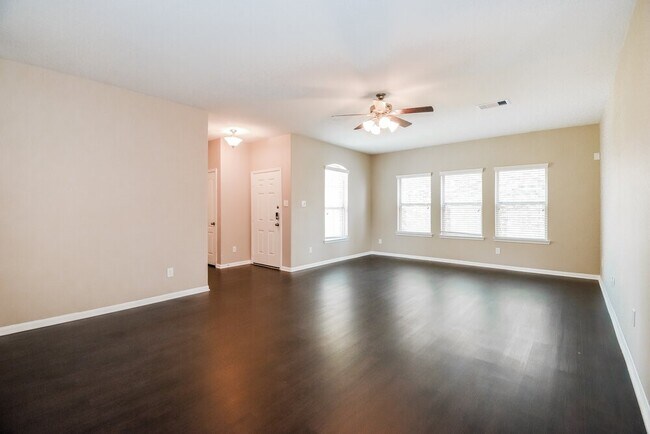 Foto del edificio - 5115 Misty Ln