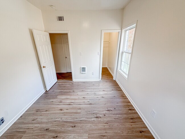 Foto del edificio - 2468 Spring St NW