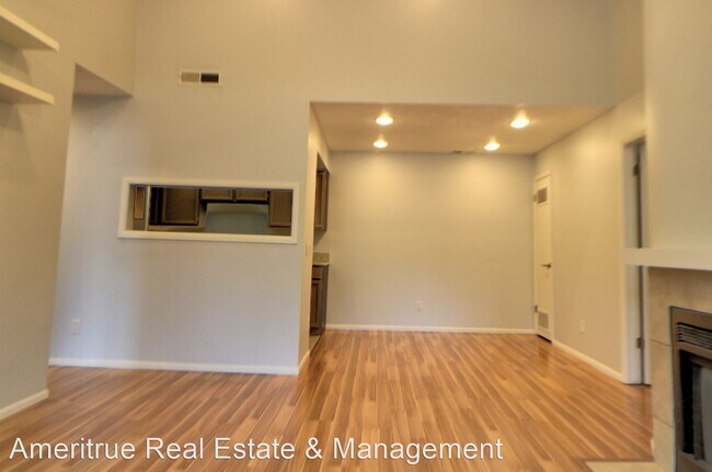 Building Photo - 2 br, 2 bath House - 1490 E Foxboro Drive #2