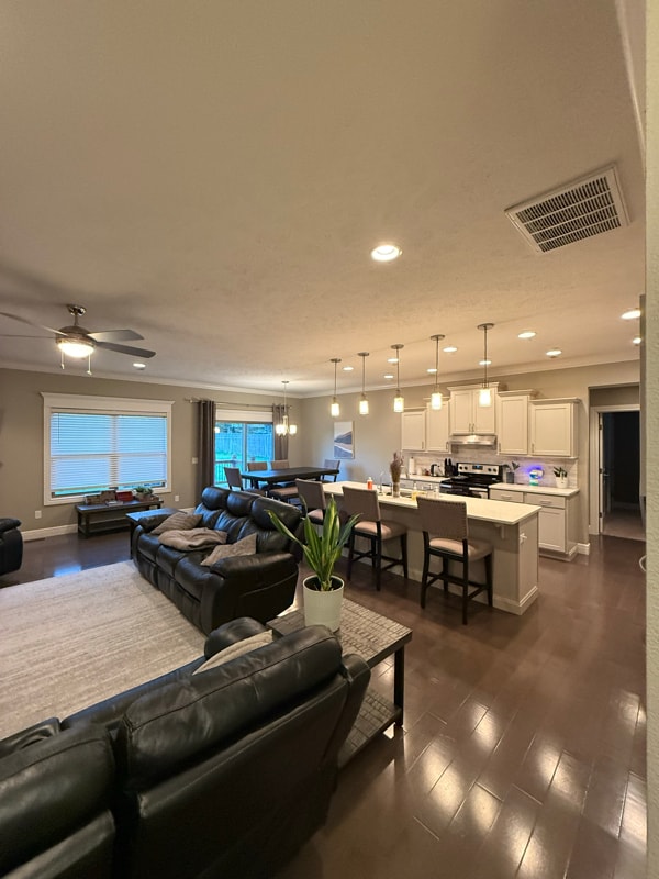 Building Photo - 5010 E Wild Horse Dr