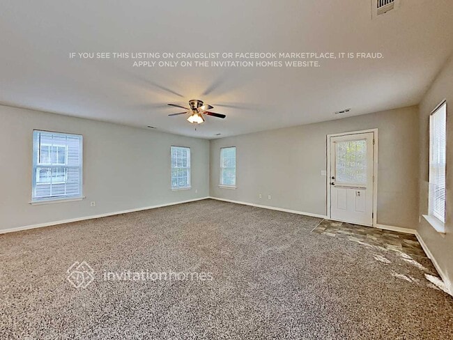 Building Photo - 1320 Eastway Dr