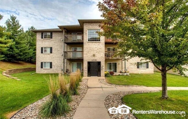 Building Photo - 10161 Sutton Dr