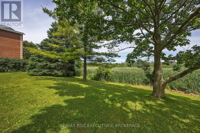 Photo du bâtiment - 580 Armstrong Rd