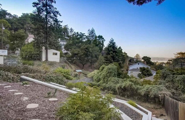 Foto del edificio - 1160 Arlington Way