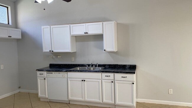 Foto del edificio - 11231 Glenforest Dr