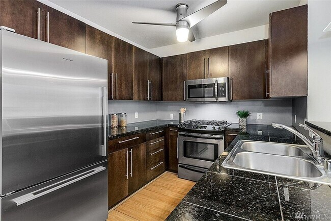 Building Photo - Meritage Condos - Capitol Hill
