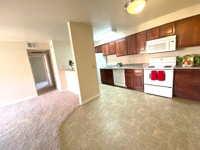 Primary Photo - 4480 Sandy River Dr