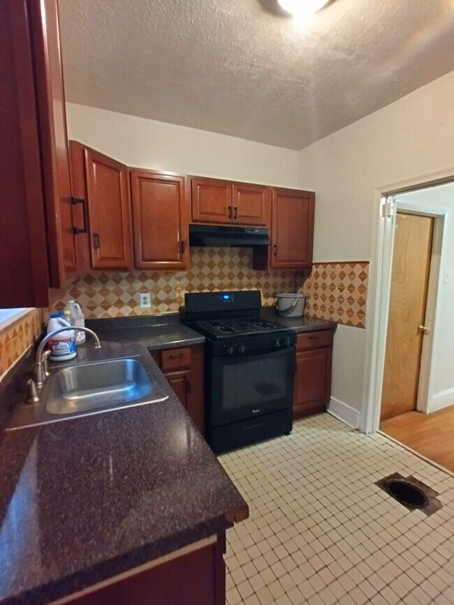 Building Photo - Cute North Philadelphia Home
