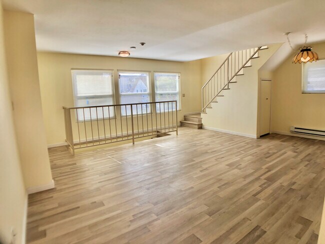 Living room - 323 S Broadway