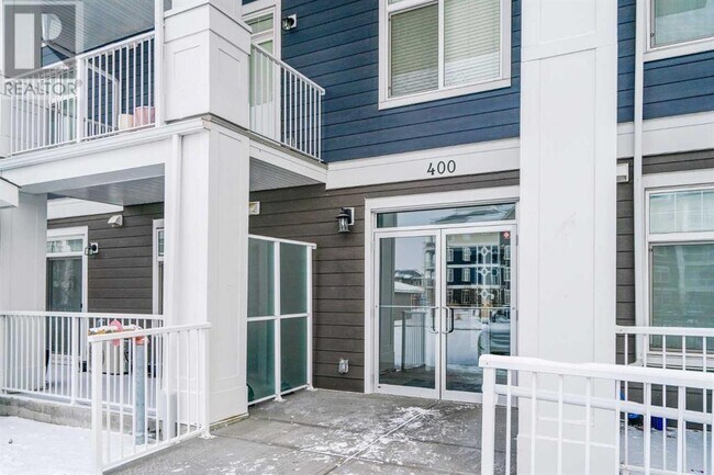 Photo du bâtiment - 400-400 Auburn Meadows Common SE