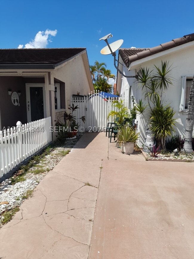 Building Photo - 10329 NW 128th Terrace