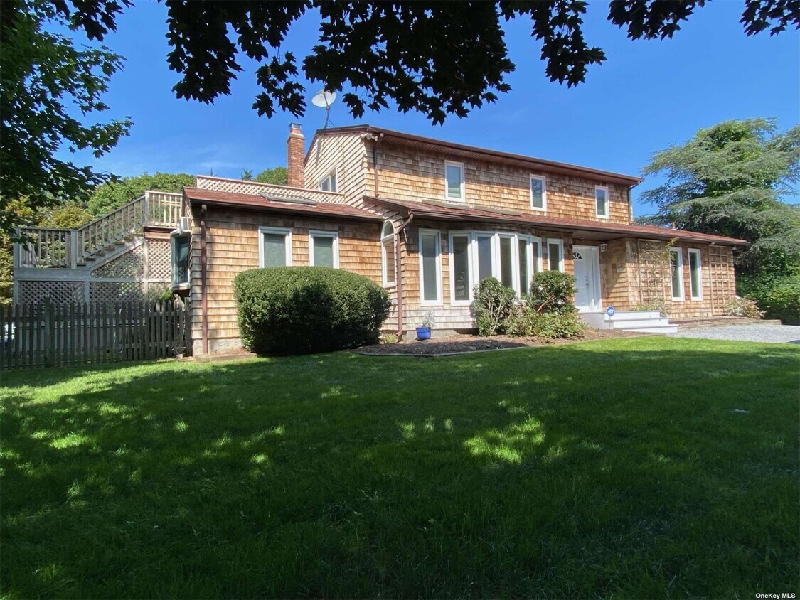 13 Buttercup Ln, Westhampton, NY 11977 House Rental in Westhampton