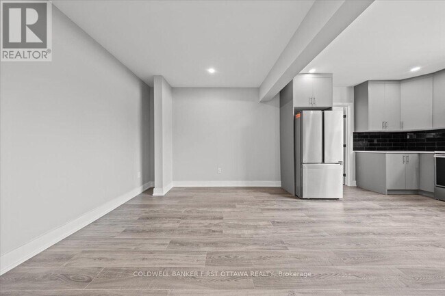 Building Photo - 20 Inverkip Ave