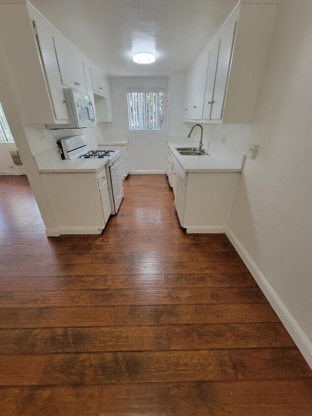 Foto principal - 11259 Morrison St
