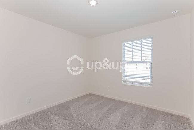 Photo - Fantastic 3bd/2.5ba home! Let yourself in!