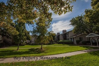 Building Photo - 427 W Laurel Dr