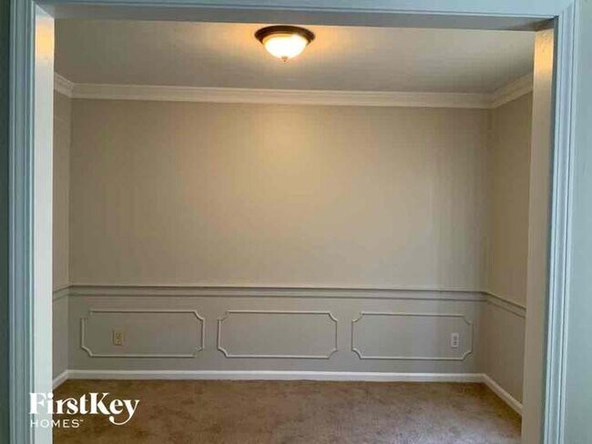 Building Photo - 5117 Scrivener Dr