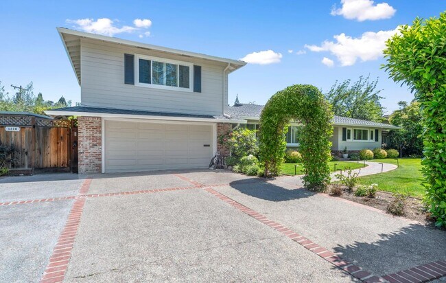 Building Photo - 1310 Hillview Dr