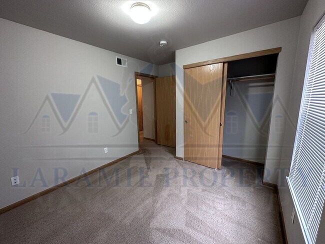 Building Photo - 529 Mitchell St