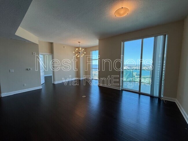 Building Photo - 1431 Ztp - Riverplace