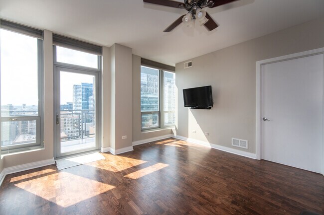 Foto del edificio - 565 W Quincy St