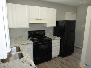 Building Photo - 3703 Holbert Dr