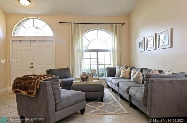 Building Photo - 5880 NW 72nd Ct