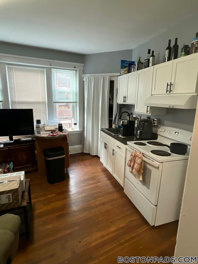 Building Photo - 881 Huntington Ave