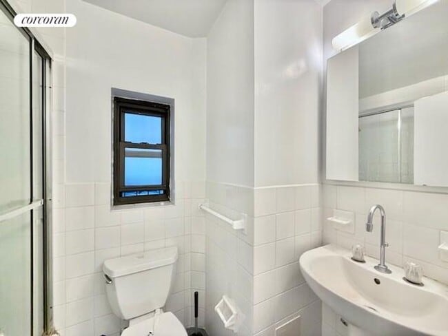 Building Photo - 339 E 57th St