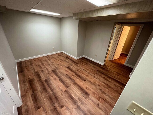Building Photo - 5 br, 3 bath House - 6938-6940 Shattuck Rd...