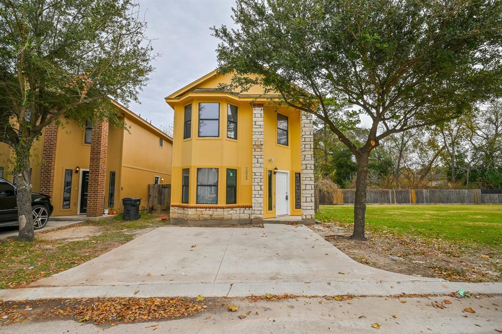 Primary Photo - 3032 La Estancia Ln