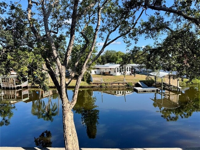 Foto del edificio - 9205 Tudor Dr