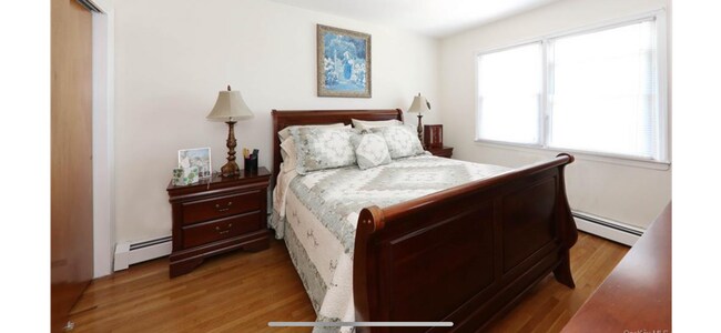Bedroom 1 - 64 Boltis St