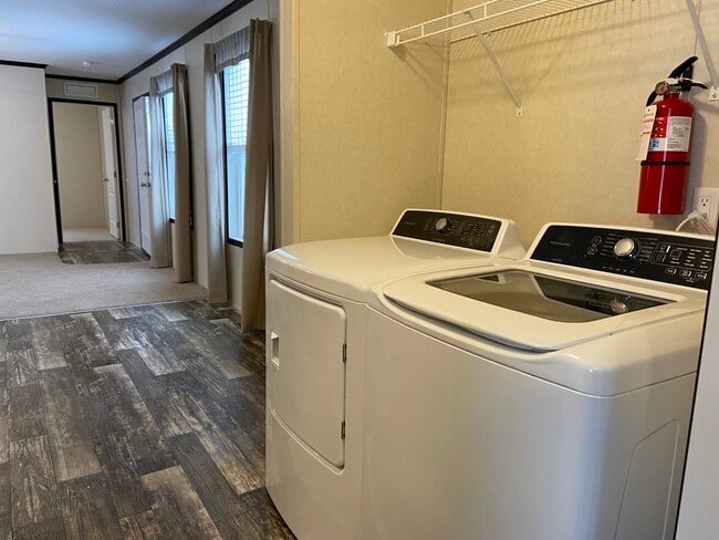 Building Photo - 195 Birch