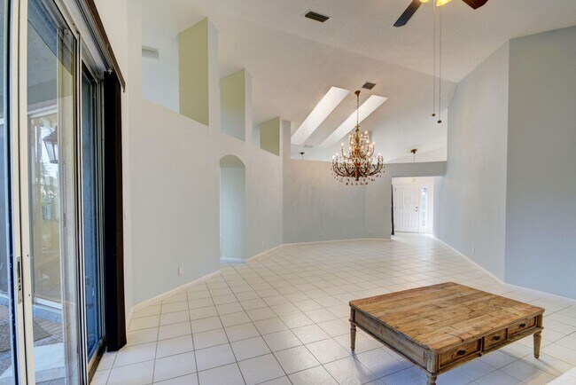 Foto del edificio - 9185 Baybury Ln