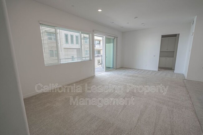 Foto del edificio - 26958 W Sandbar Willow Pl