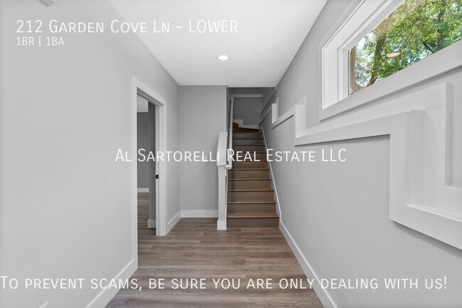 Foto del edificio - New main level apartment ready for move in...